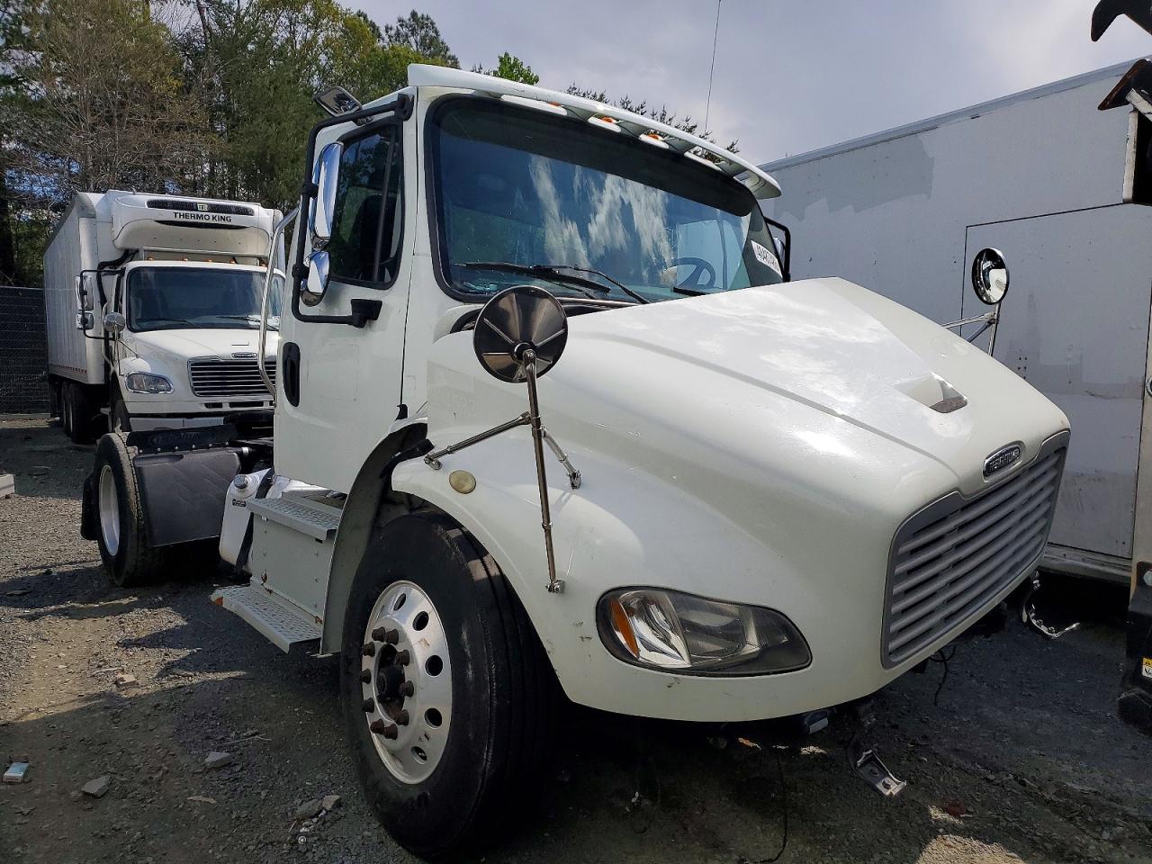 3AKBCXD27KDKY4377 · 2019 FREIGHTLINER M2