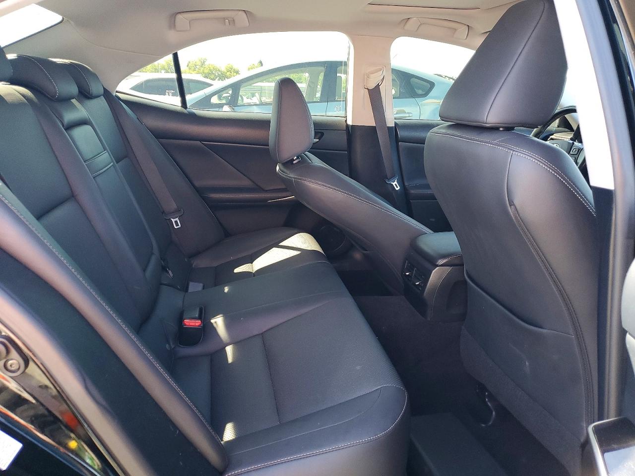 JTHCM1D20H5023228 · 2017 LEXUS IS 300 · 10/12