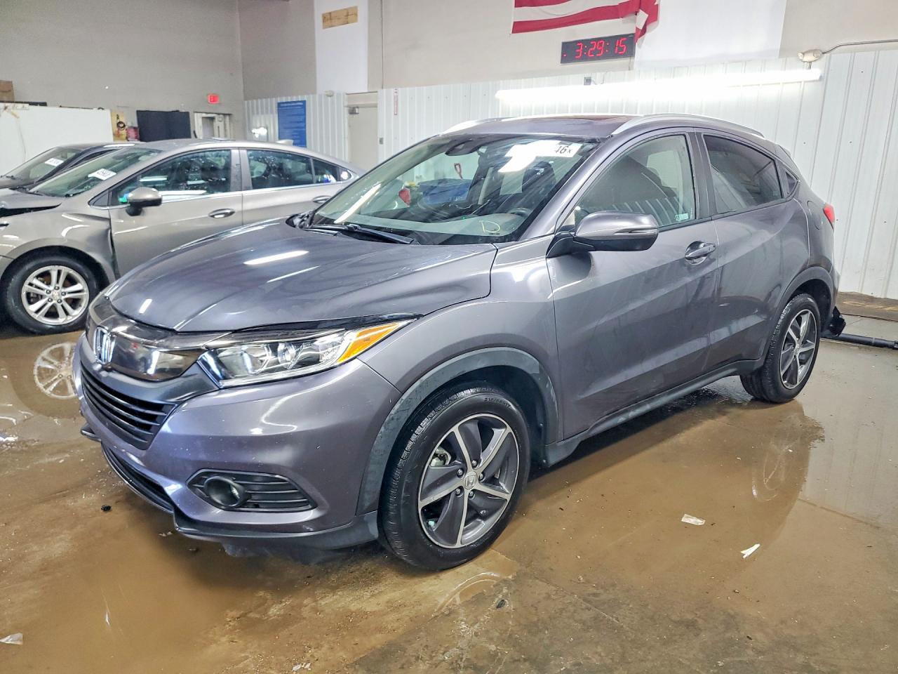 3CZRU6H58NM764739 · 2022 HONDA HR-V