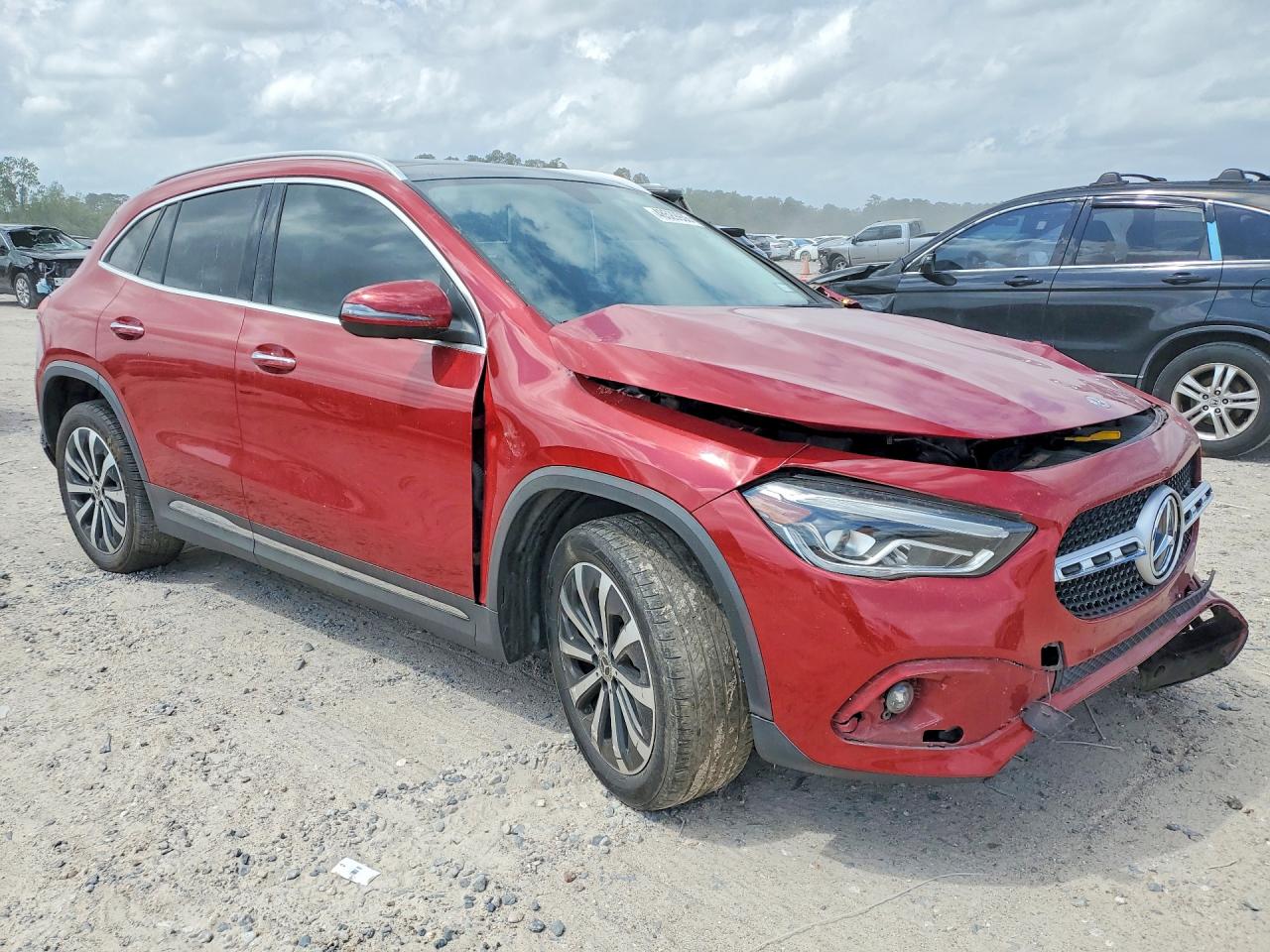 W1N4N4GB4MJ139199 · 2021 MERCEDES-BENZ GLA · 4/14