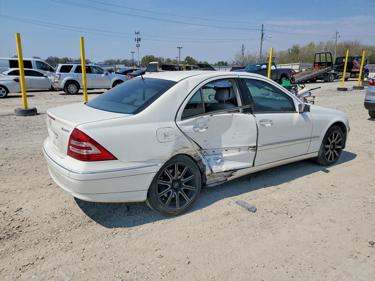 WDBRF92H26F776132 · 2006 MERCEDES-BENZ C · 3/12