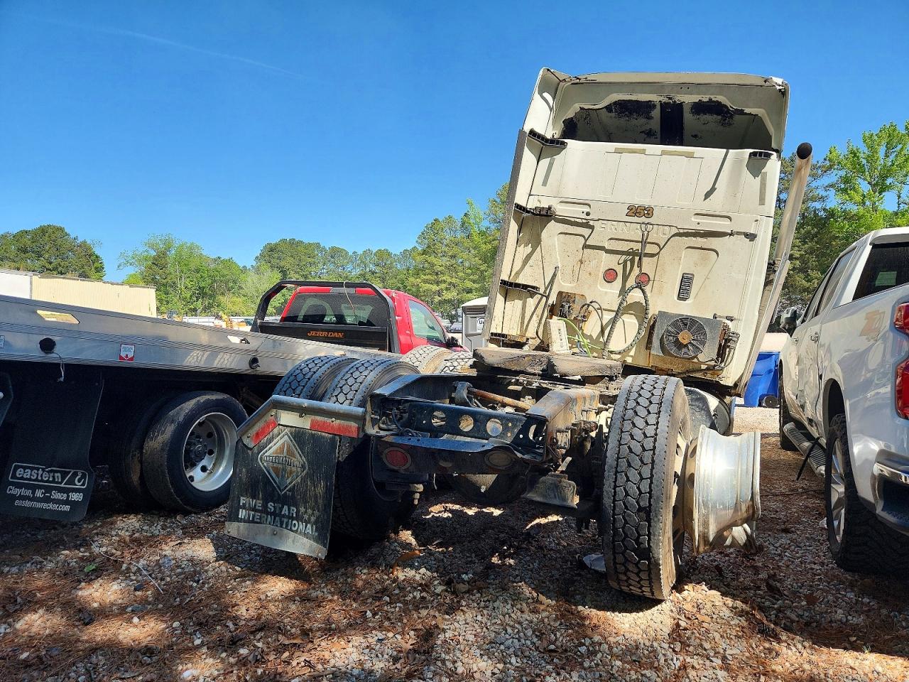 3HSCXAPR3HN523896 · 2017 INTERNATIONAL LONESTAR · 4/10