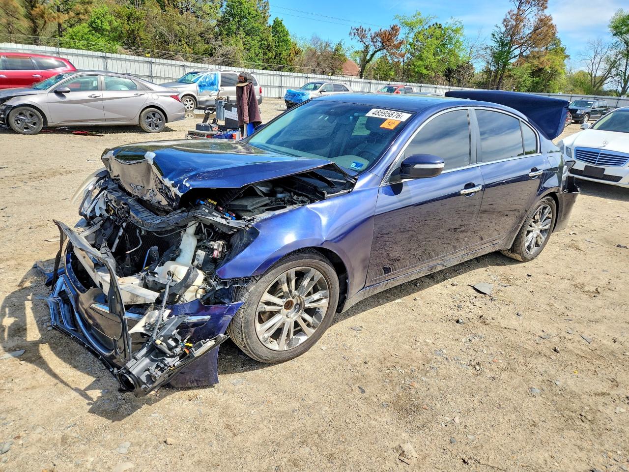 KMHGC4DE4BU142992 · 2011 HYUNDAI GENESIS