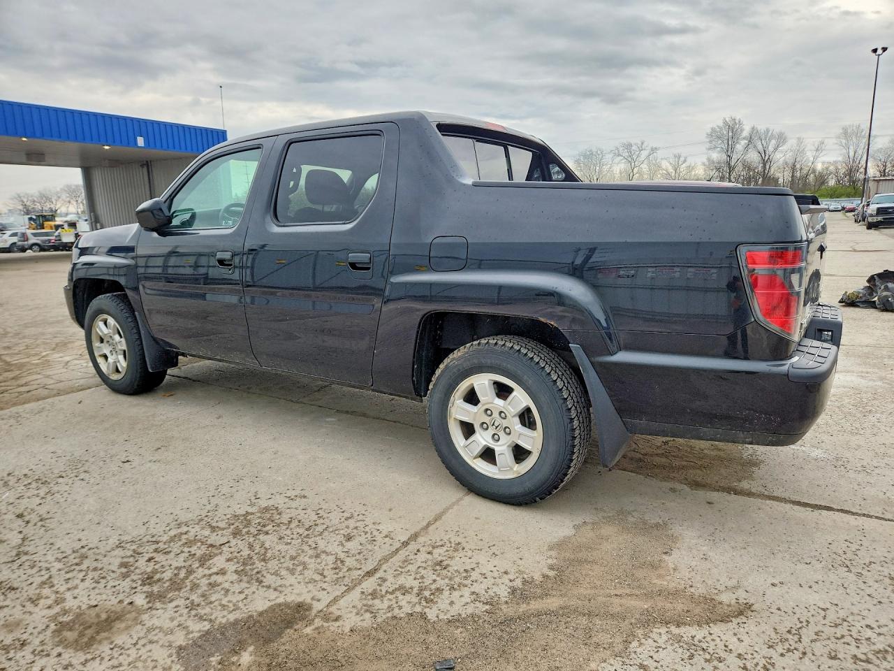 5FPYK1F48DB015387 · 2013 HONDA RIDGELINE · 2/13