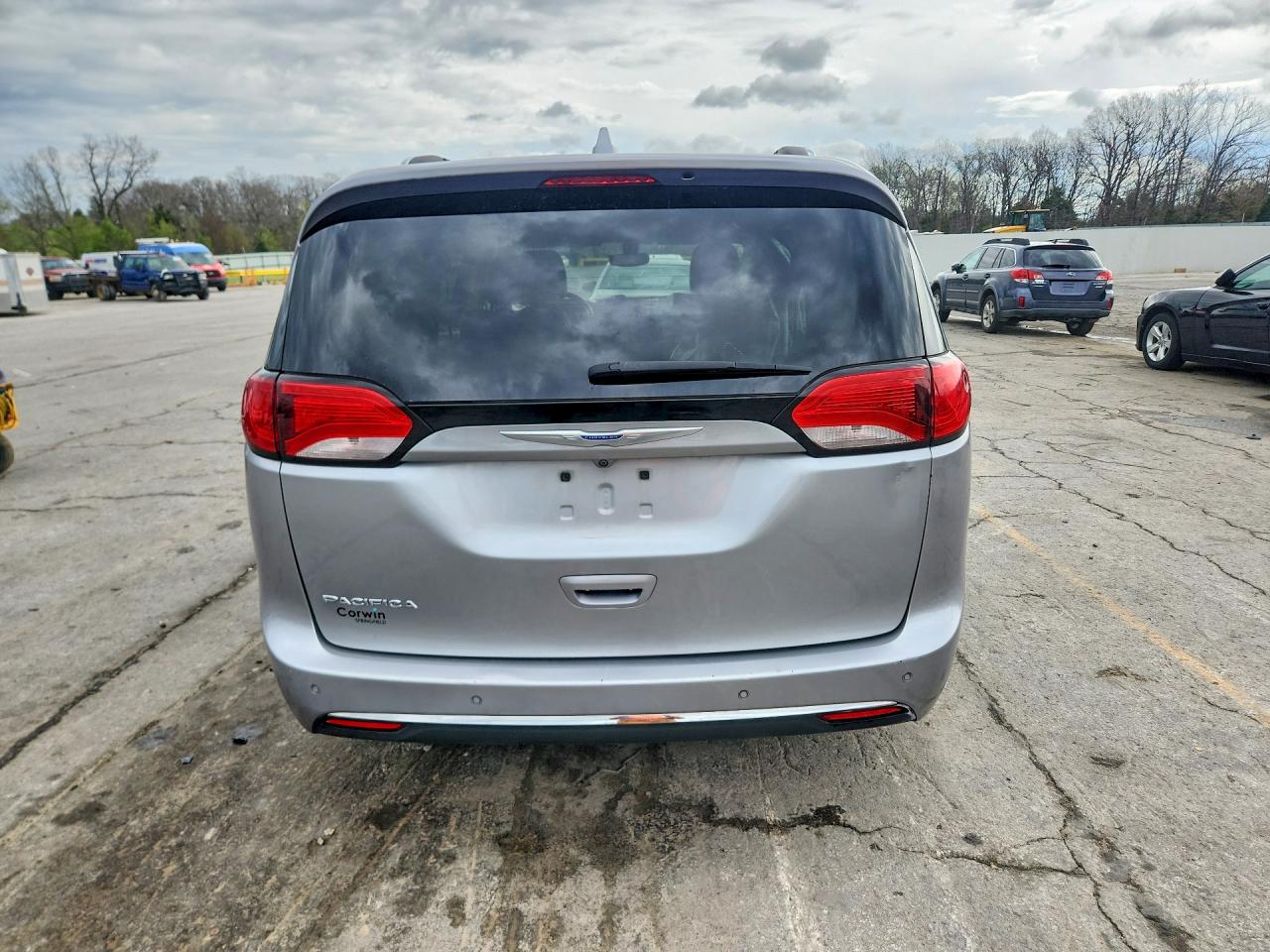 2C4RC1EG0JR330299 · 2018 CHRYSLER PACIFICA · 6/14