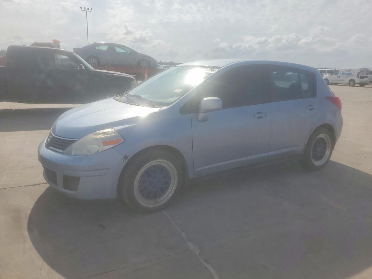 3N1BC13E59L490483 · 2009 NISSAN VERSA