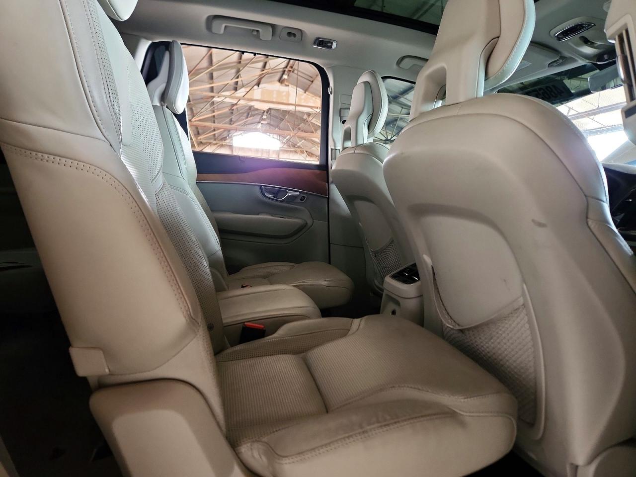 YV4BC0PLXG1048235 · 2016 VOLVO XC90 · 11/13