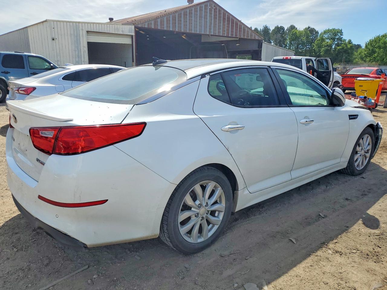 5XXGN4A70FG496492 · 2015 KIA OPTIMA · 3/11