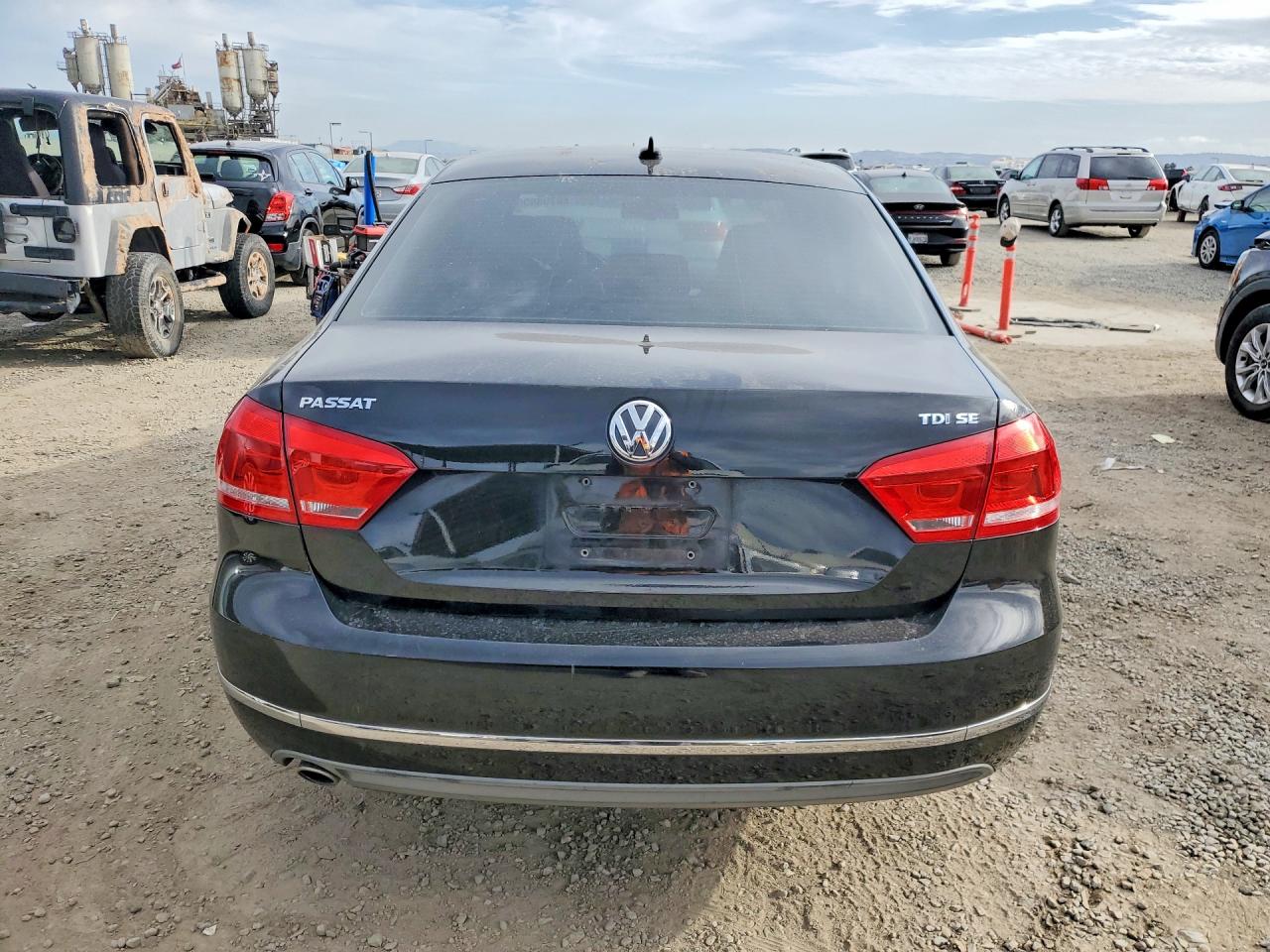 1VWBN7A33CC086724 · 2012 VOLKSWAGEN PASSAT · 6/12