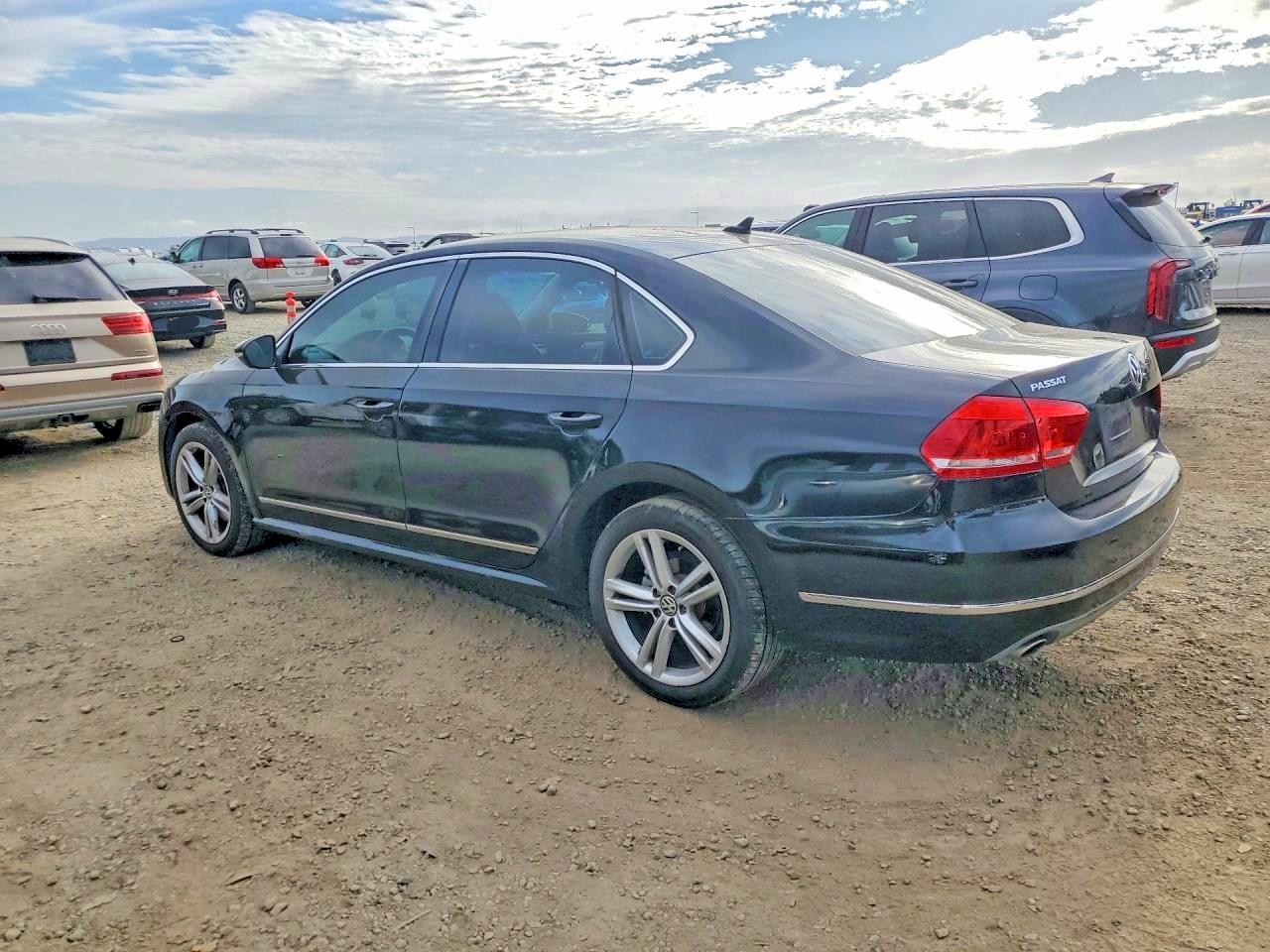 1VWBN7A33CC086724 · 2012 VOLKSWAGEN PASSAT · 2/12