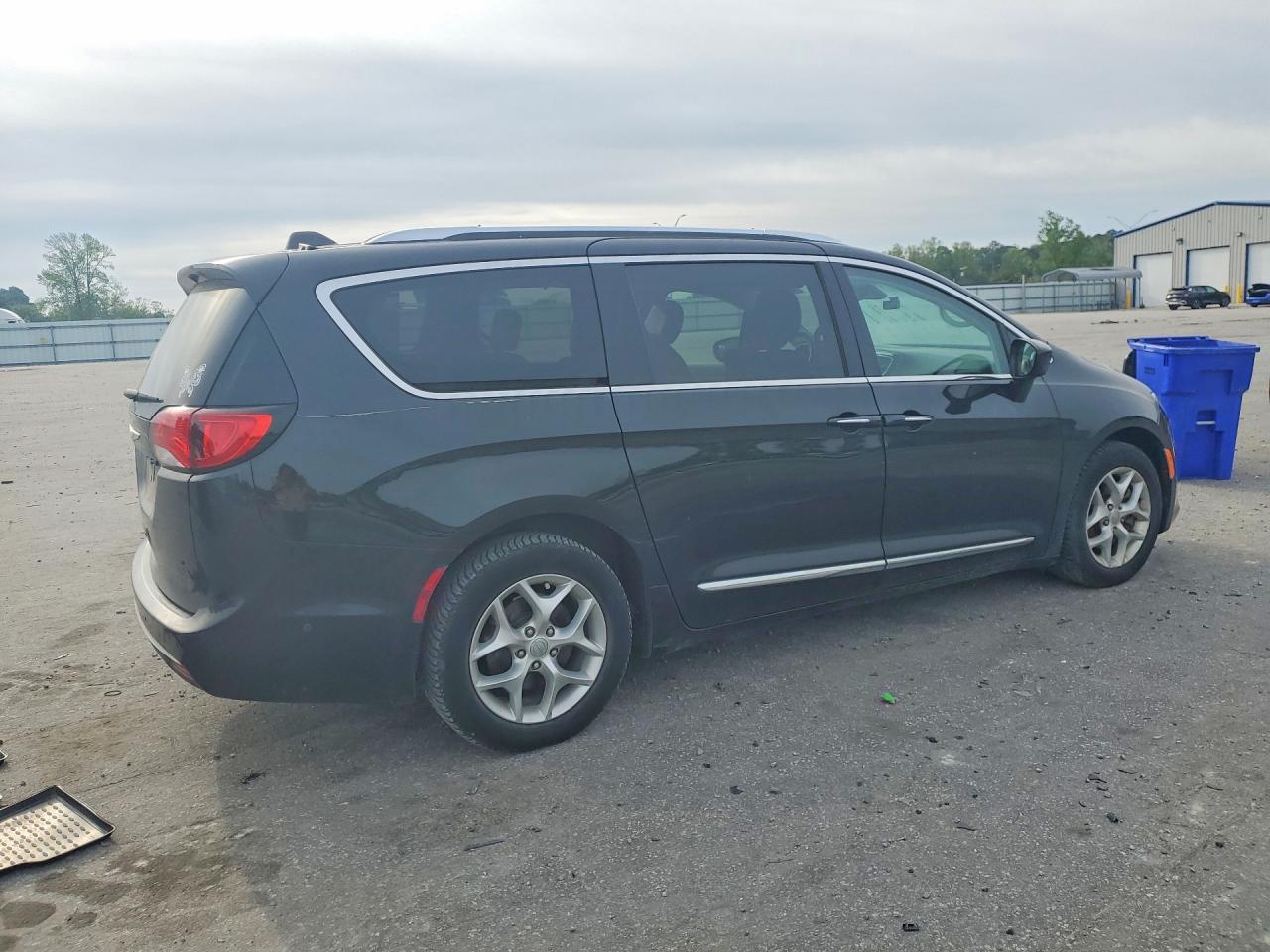 2C4RC1EG5HR507701 · 2017 CHRYSLER PACIFICA · 3/13