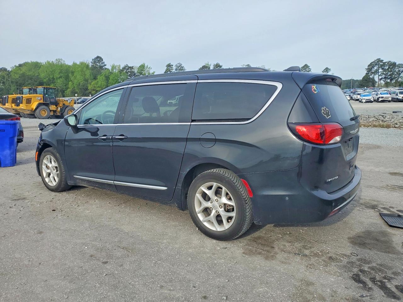 2C4RC1EG5HR507701 · 2017 CHRYSLER PACIFICA · 2/13