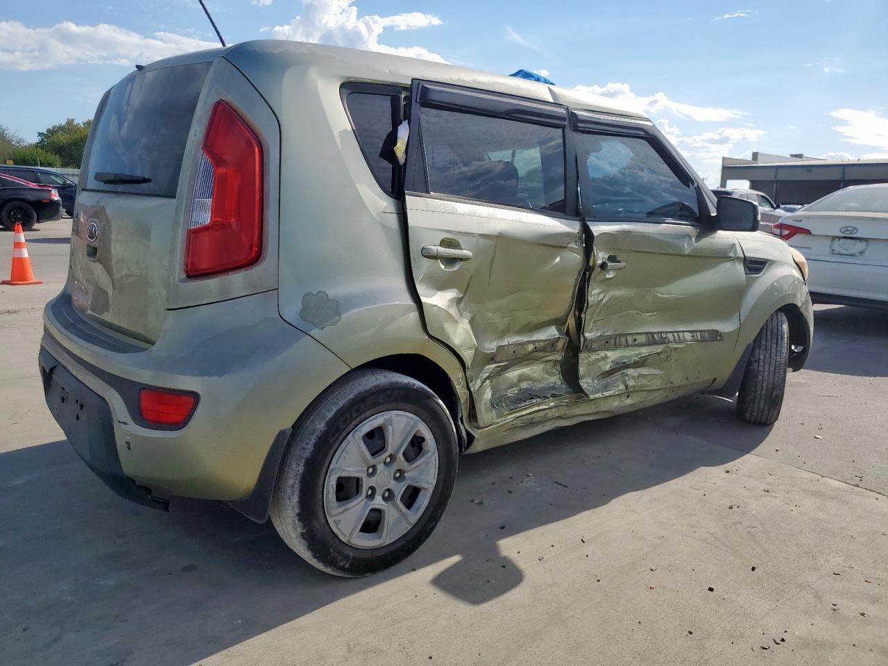 KNDJT2A69C7468847 · 2012 KIA SOUL · 3/12