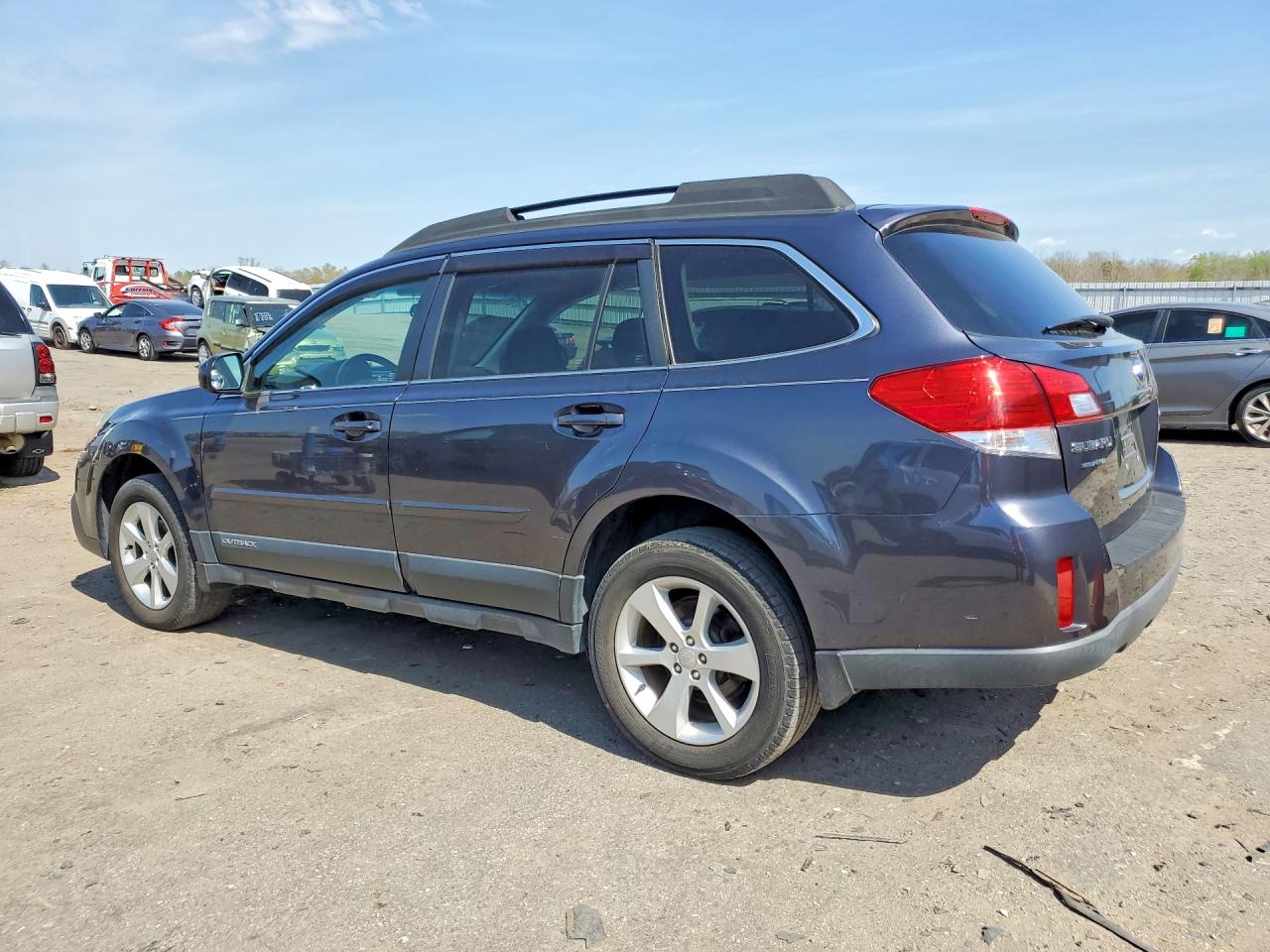 4S4BRBCC7D3253641 · 2013 SUBARU OUTBACK · 2/13