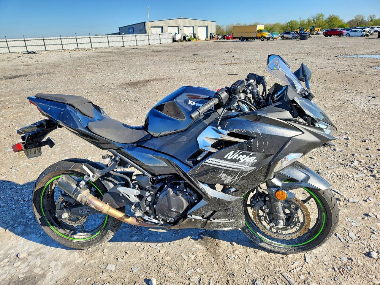 JKAEXKH13NDAH5584 · 2022 KAWASAKI EX400