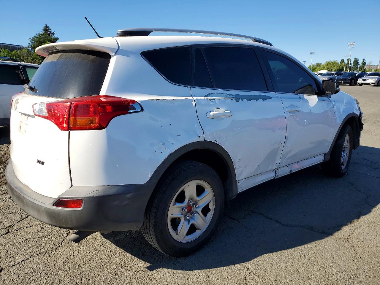 2T3WFREV3FW171623 · 2015 TOYOTA RAV4 · 3/13