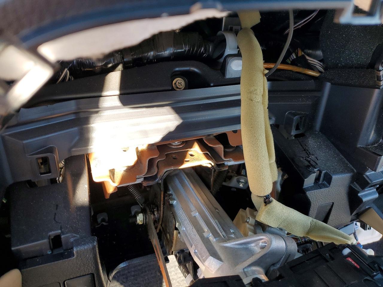 2T3WFREV3FW171623 · 2015 TOYOTA RAV4 · 9/13