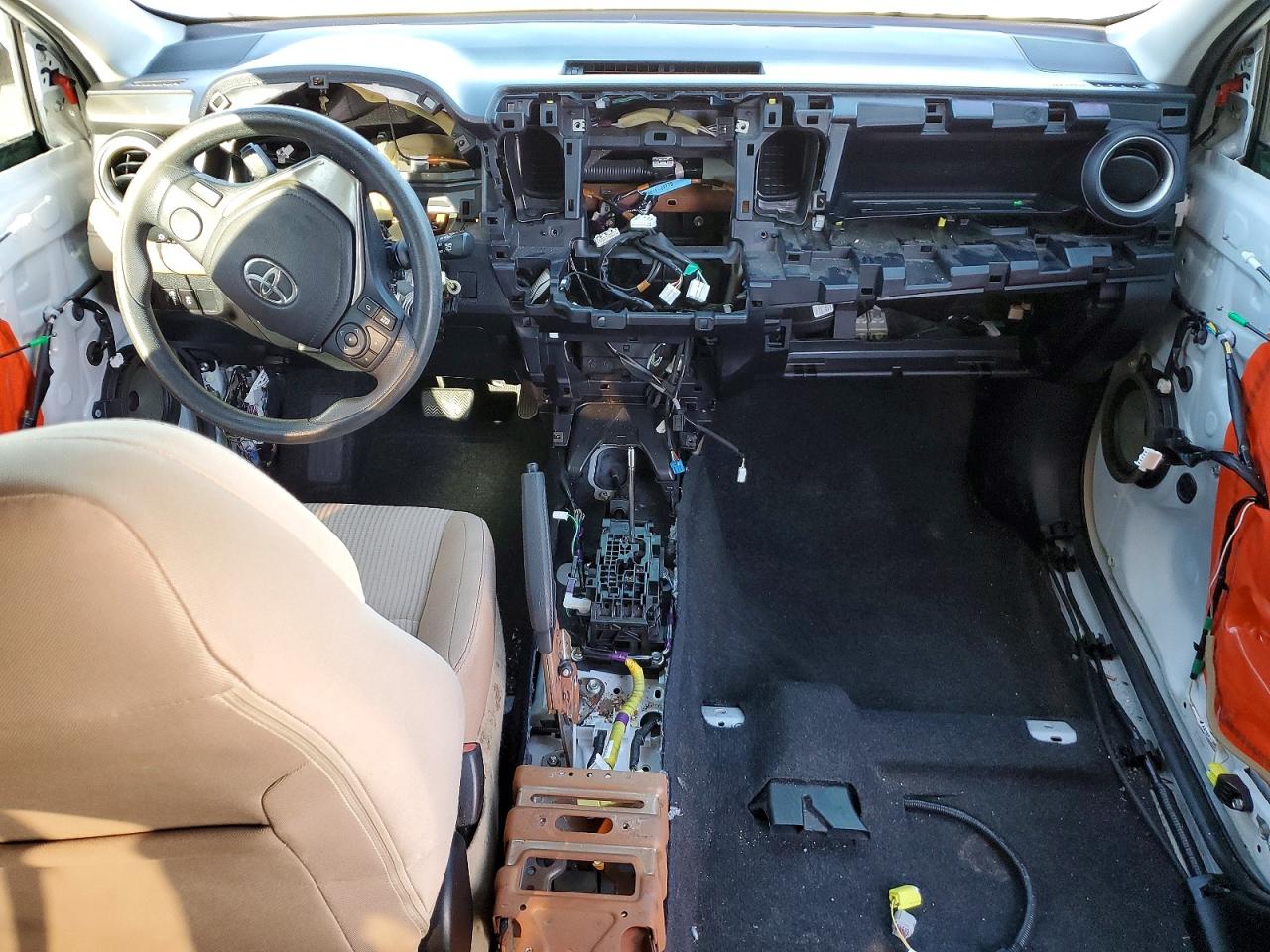 2T3WFREV3FW171623 · 2015 TOYOTA RAV4 · 8/13