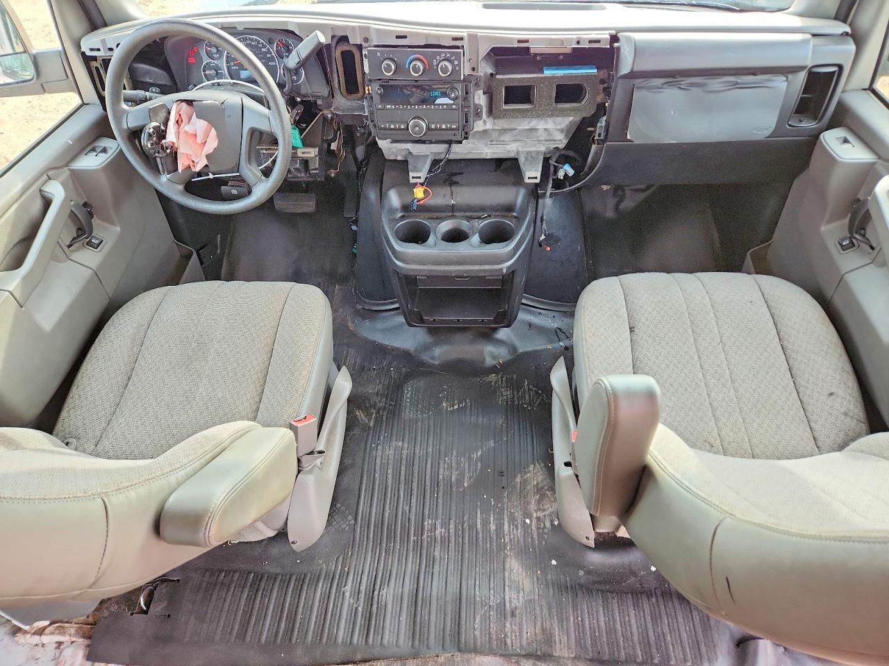 1GCWGAFF5H1346431 · 2017 CHEVROLET EXPRESS G2500 · 6/11