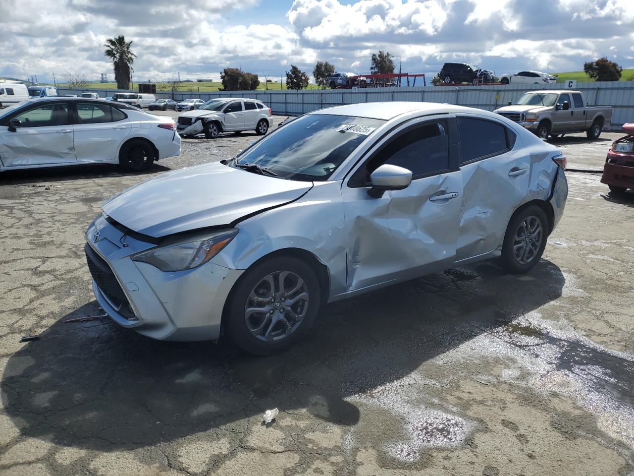 3MYDLBYV6KY503014 · 2019 TOYOTA YARIS