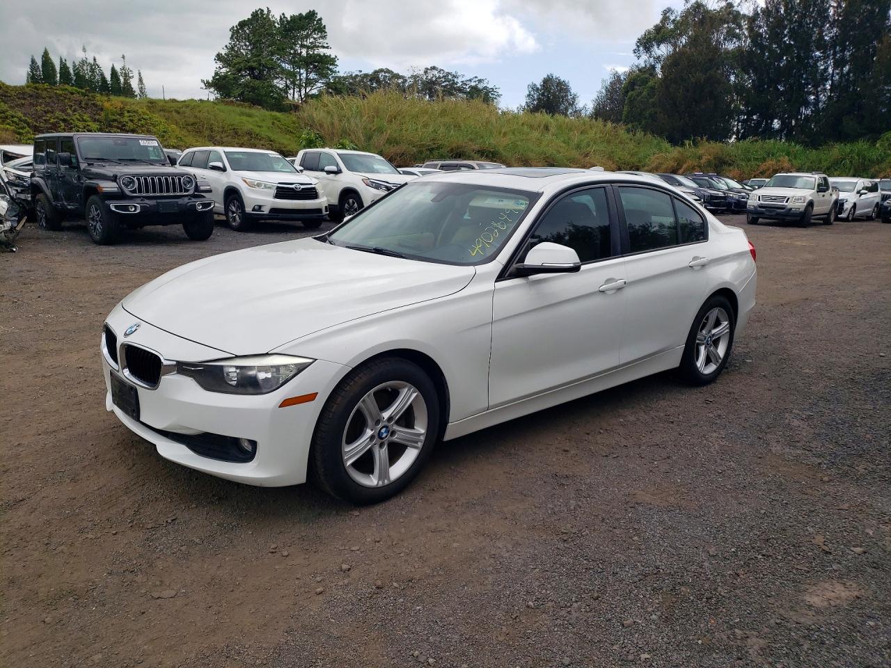 WBA3B1C54FK141605 · 2015 BMW 320