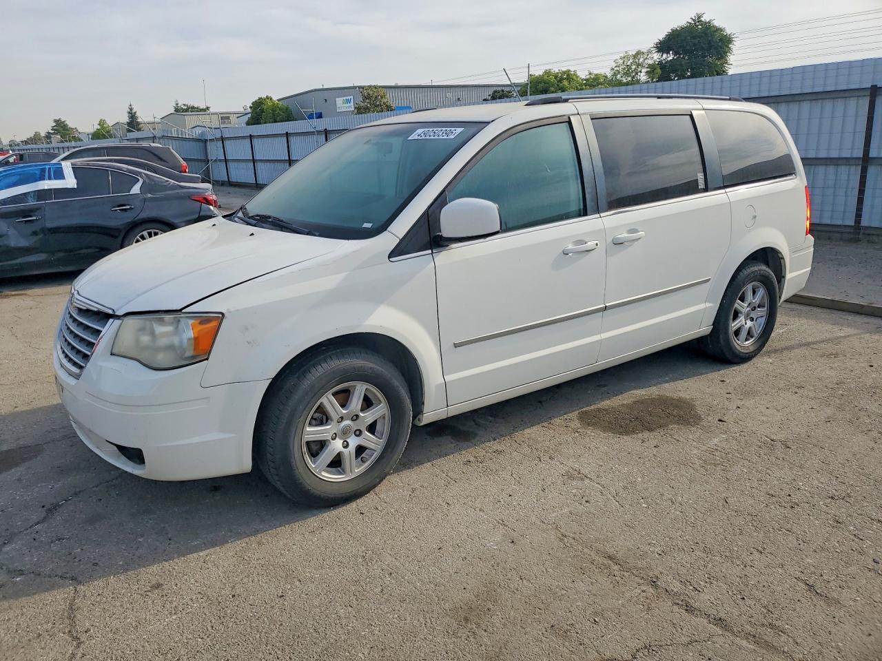 2A4RR5D18AR266090 · 2010 CHRYSLER TOWN & COUNTRY