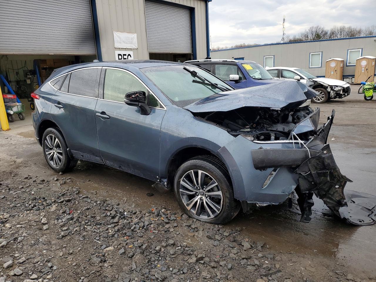 JTEAAAAH6NJ094104 · 2022 TOYOTA VENZA · 4/14