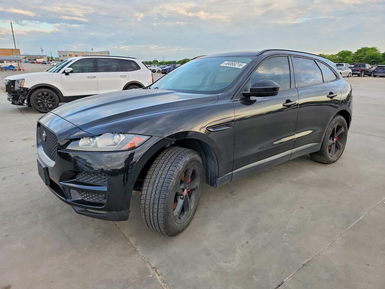 SADCJ2FX2JA266081 · 2018 JAGUAR F-PACE