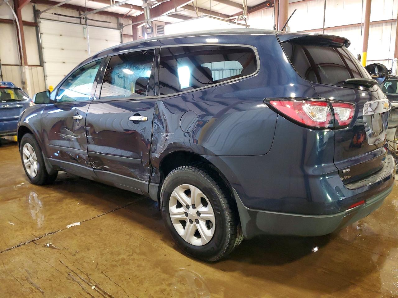 1GNKVFED5FJ239367 · 2015 CHEVROLET TRAVERSE · 2/13