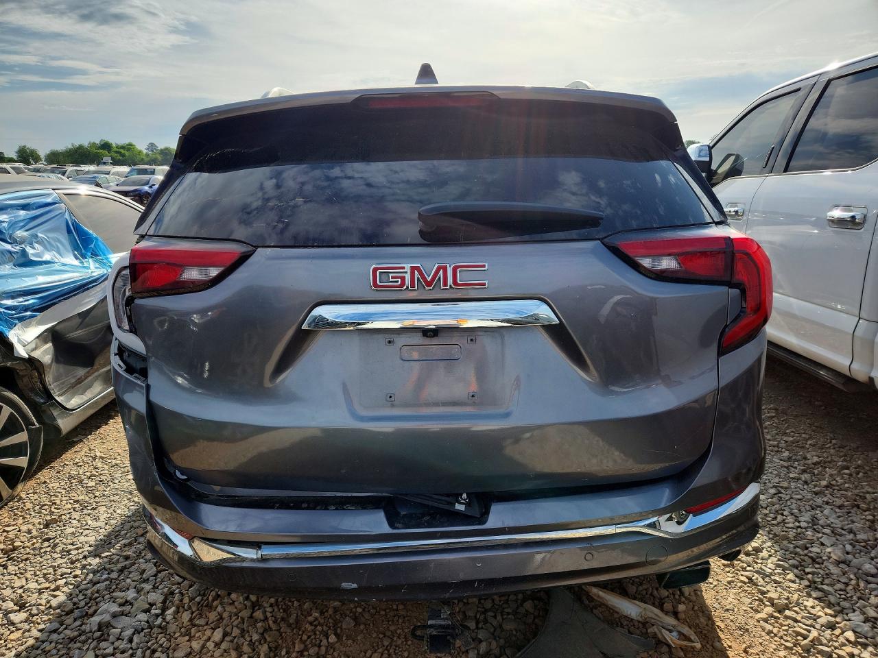 3GKALSEX8LL274412 · 2020 GMC TERRAIN · 6/14