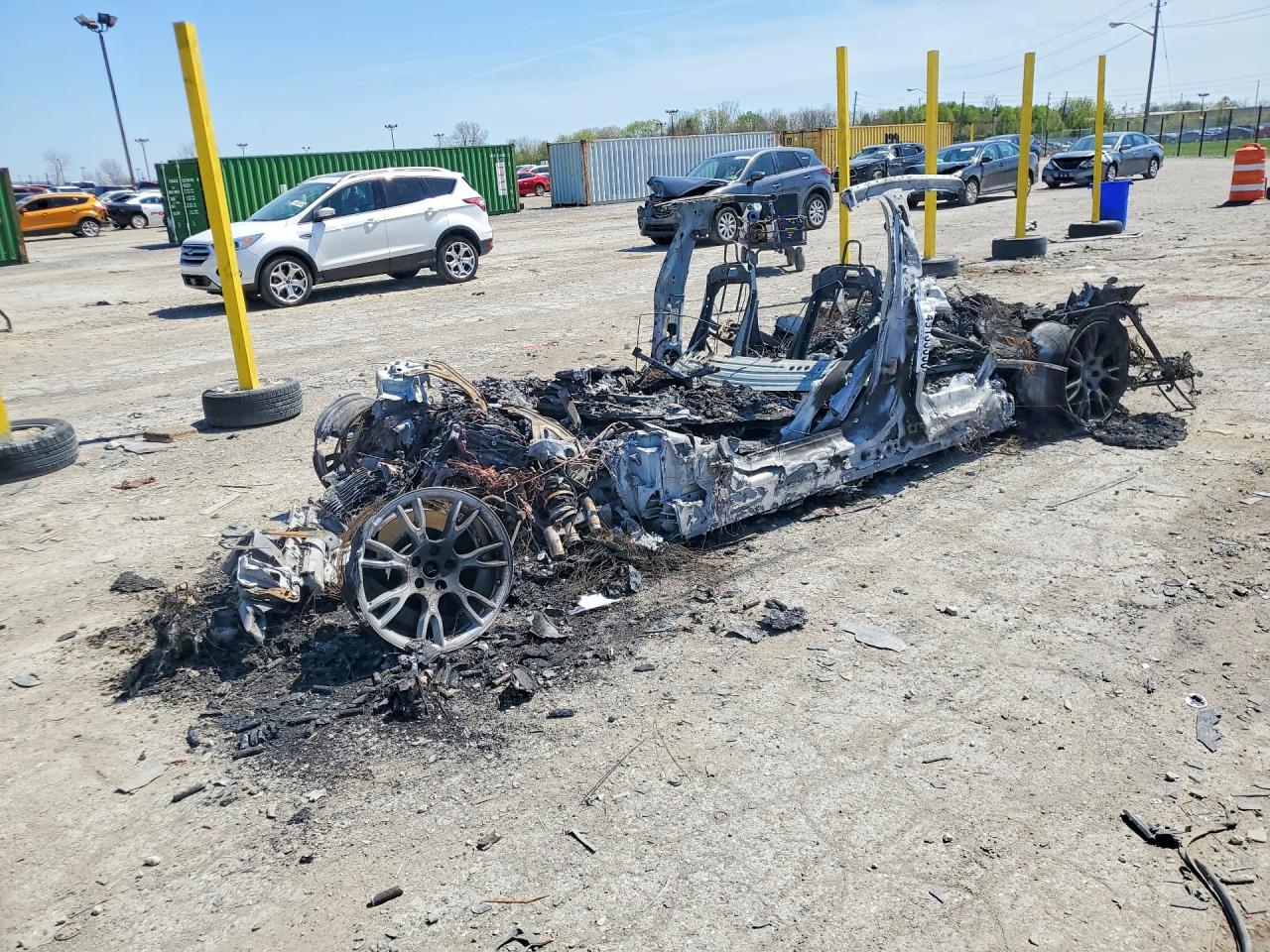 5YJSA1E69PF525045 · 2023 TESLA MODEL S