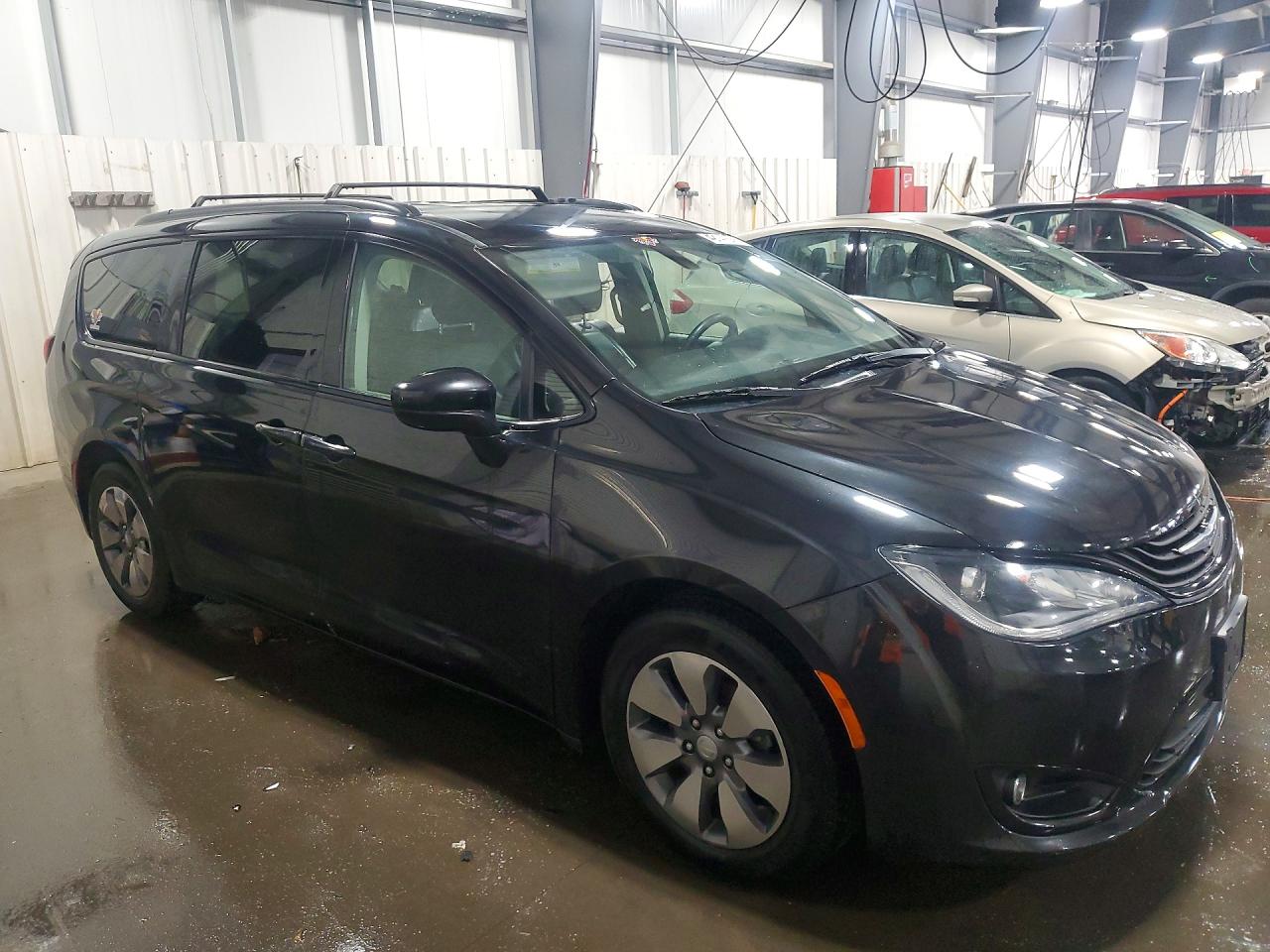 2C4RC1L70JR340625 · 2018 CHRYSLER PACIFICA · 4/14