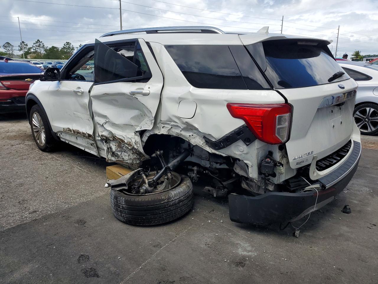 1FMSK7FH3NGC21336 · 2022 FORD EXPLORER · 2/13