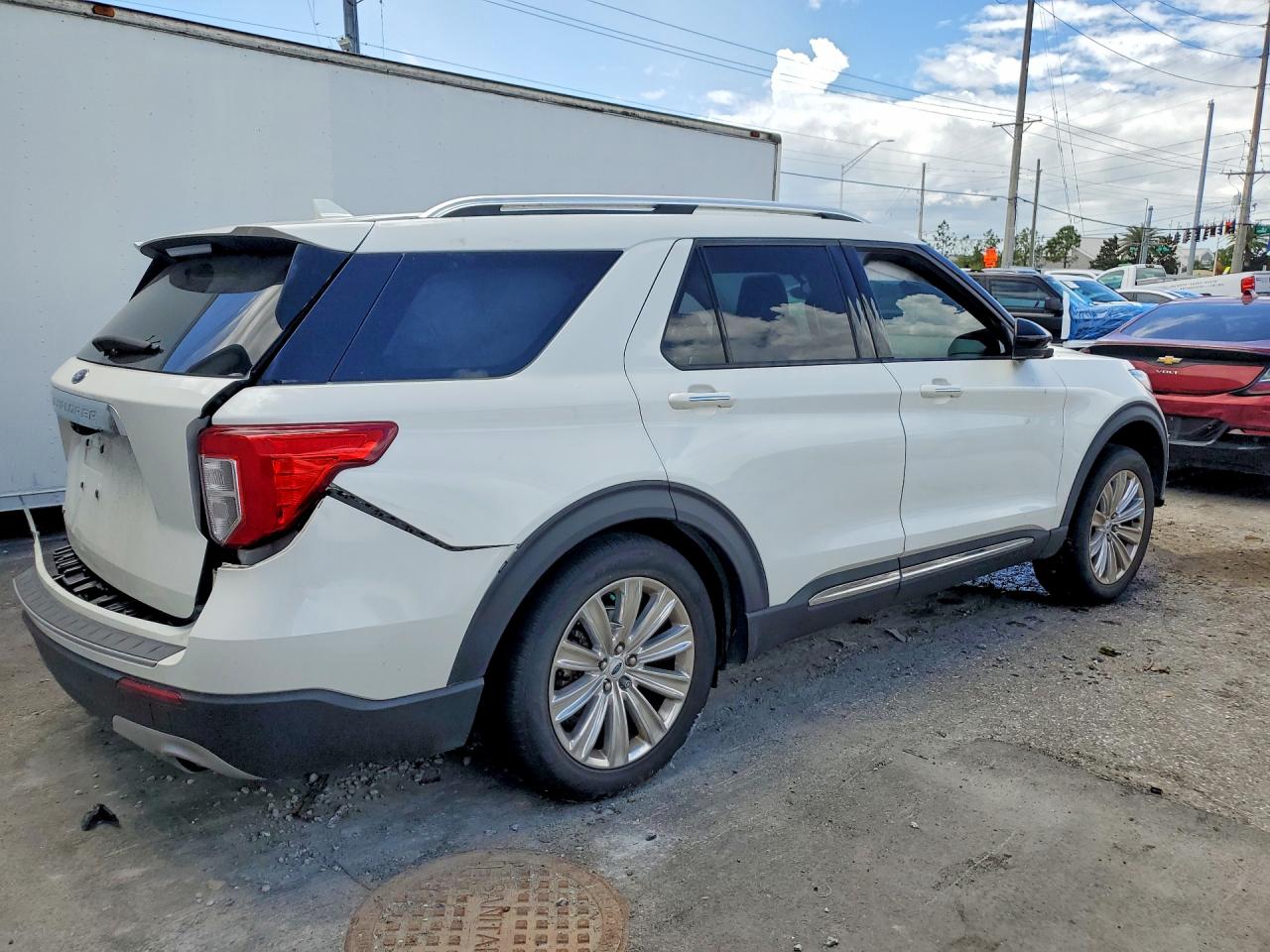 1FMSK7FH3NGC21336 · 2022 FORD EXPLORER · 3/13