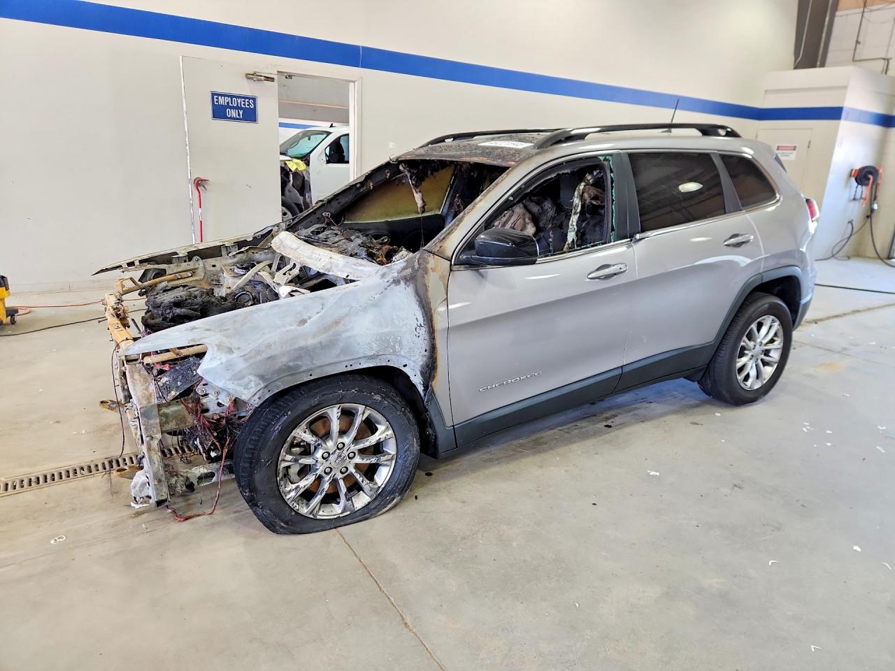 1C4PJMMX2ND519304 · 2022 JEEP CHEROKEE