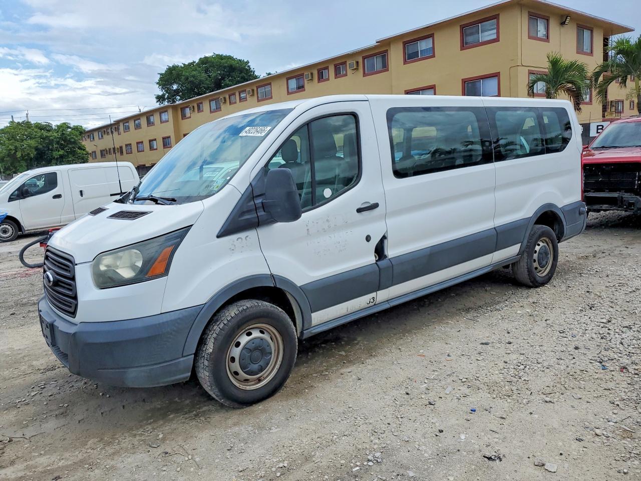 1FBZX2ZM9FKB13368 · 2015 FORD TRANSIT