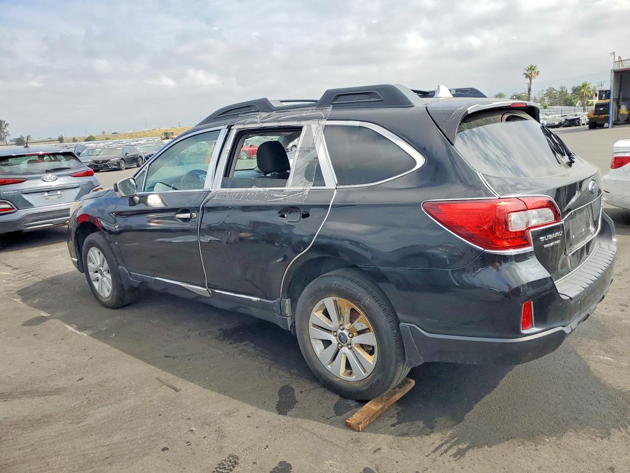 4S4BSACCXH3286329 · 2017 SUBARU OUTBACK · 2/13