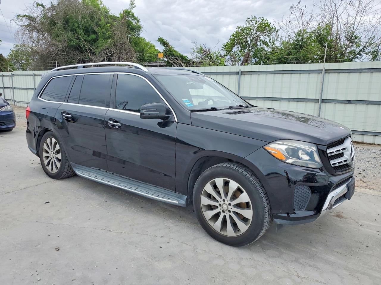 4JGDF6EE3HA789320 · 2017 MERCEDES-BENZ GLS · 4/12