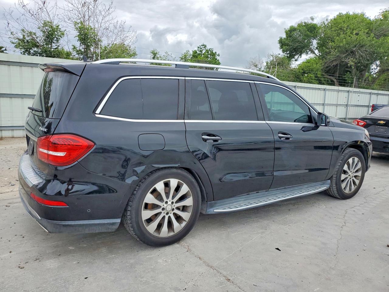 4JGDF6EE3HA789320 · 2017 MERCEDES-BENZ GLS · 3/12