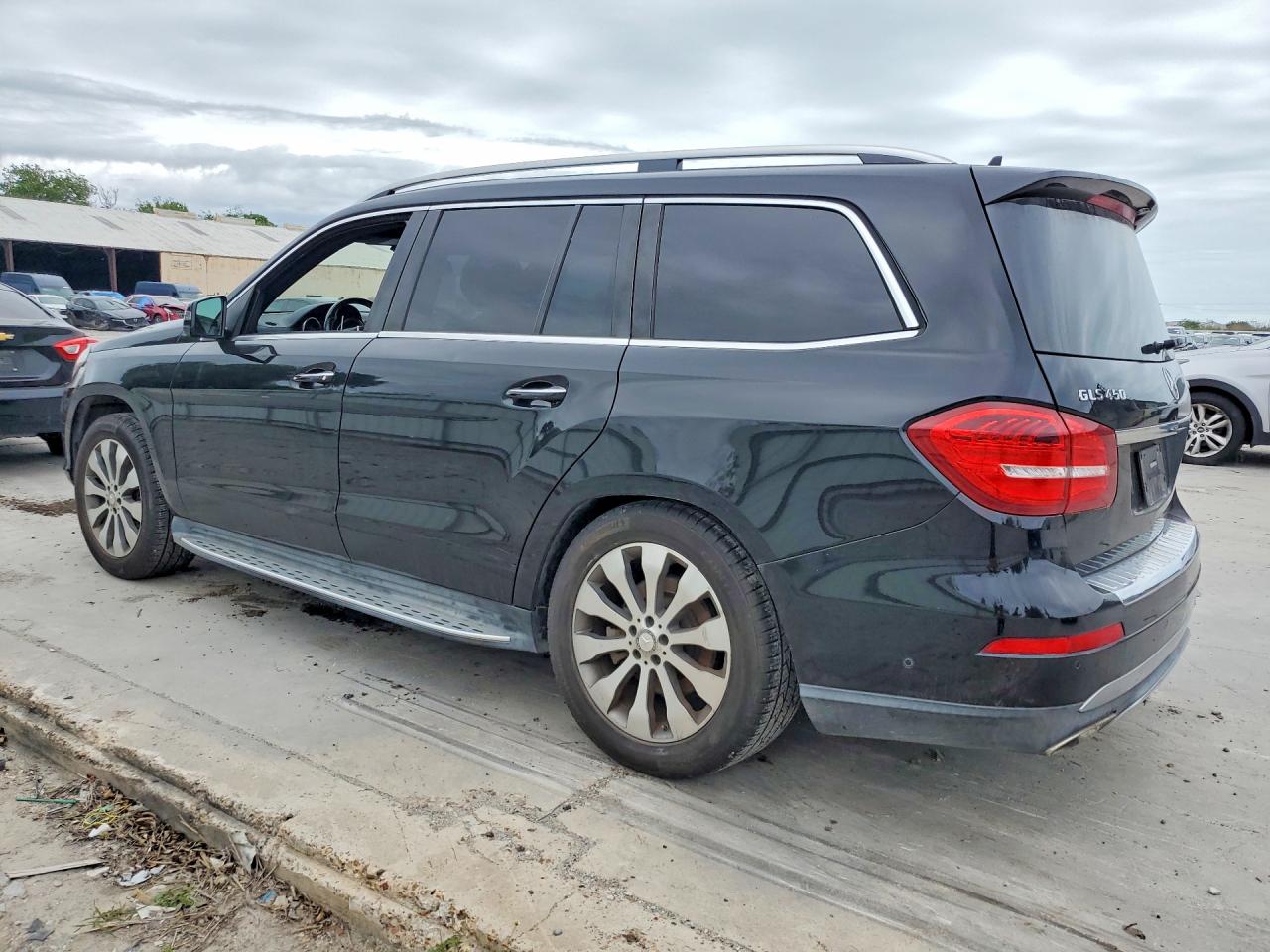 4JGDF6EE3HA789320 · 2017 MERCEDES-BENZ GLS · 2/12