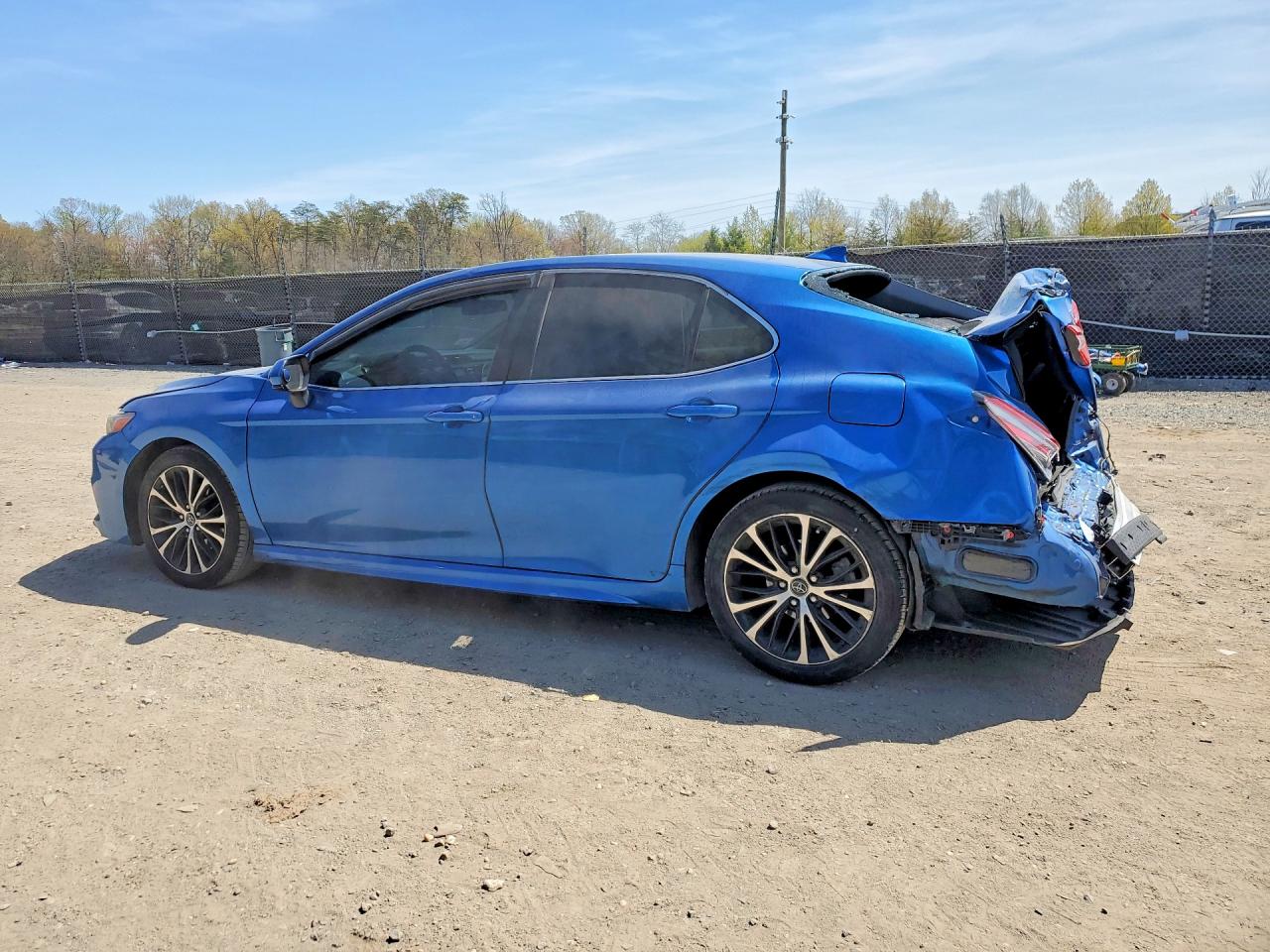 4T1B11HK5KU215205 · 2019 TOYOTA CAMRY · 2/12