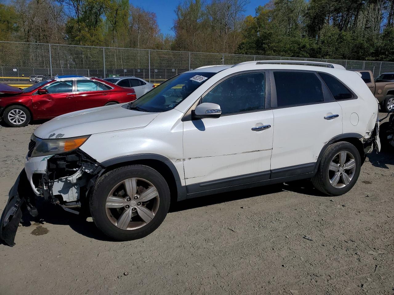 5XYKU3A21DG374373 · 2013 KIA SORENTO