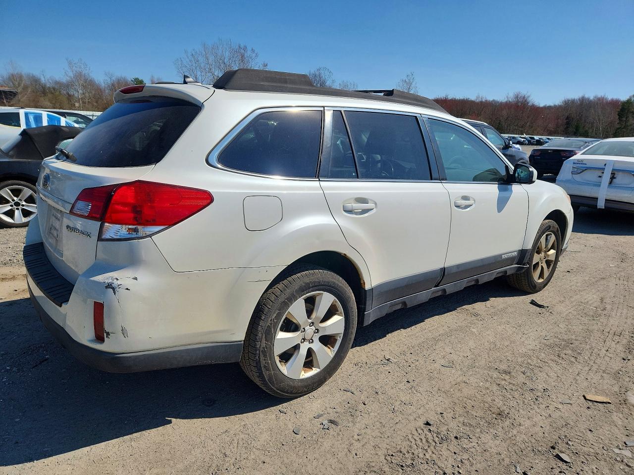 4S4BRCKC9B3396742 · 2011 SUBARU OUTBACK · 3/12