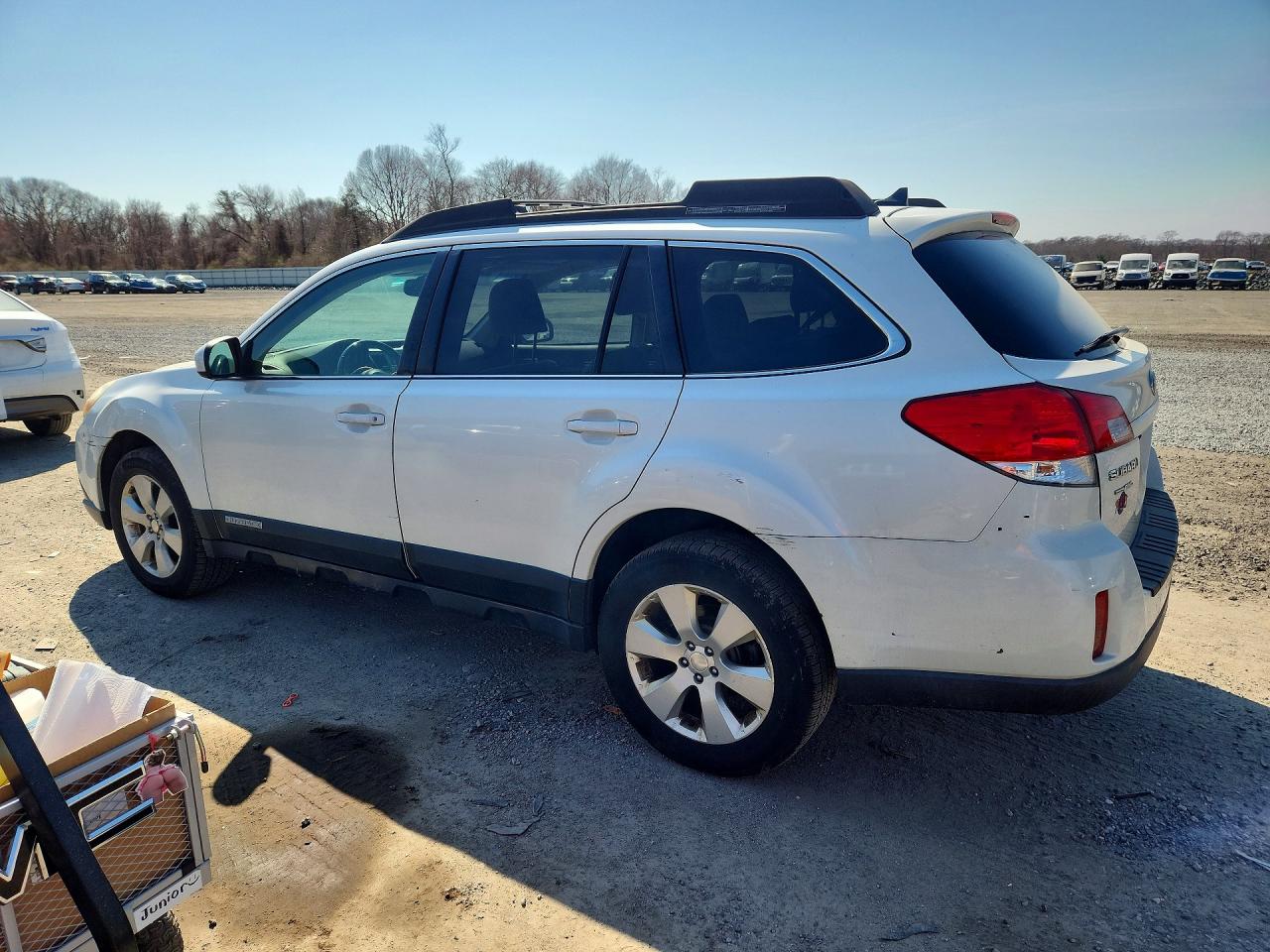 4S4BRCKC9B3396742 · 2011 SUBARU OUTBACK · 2/12