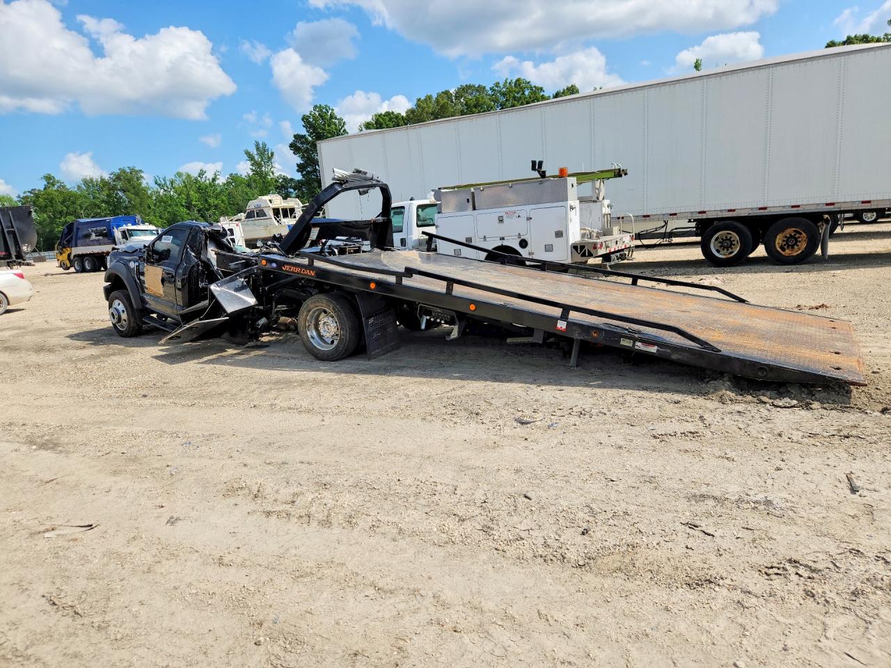 1FDUF5HT0NDA27996 · 2022 FORD F550 · 2/12