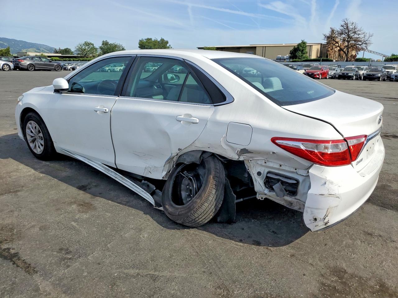 4T4BF1FK0GR533606 · 2016 TOYOTA CAMRY · 2/12