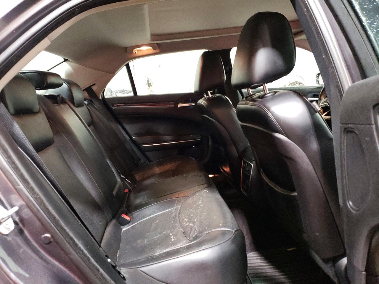 2C3CCAKG2GH296332 · 2016 CHRYSLER 300C · 10/13