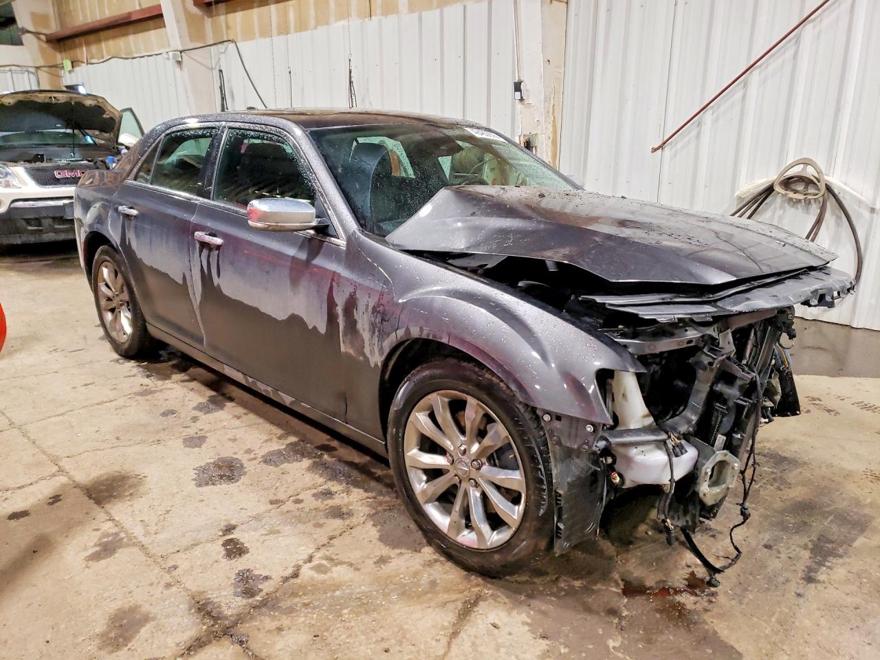 2C3CCAKG2GH296332 · 2016 CHRYSLER 300C · 4/13