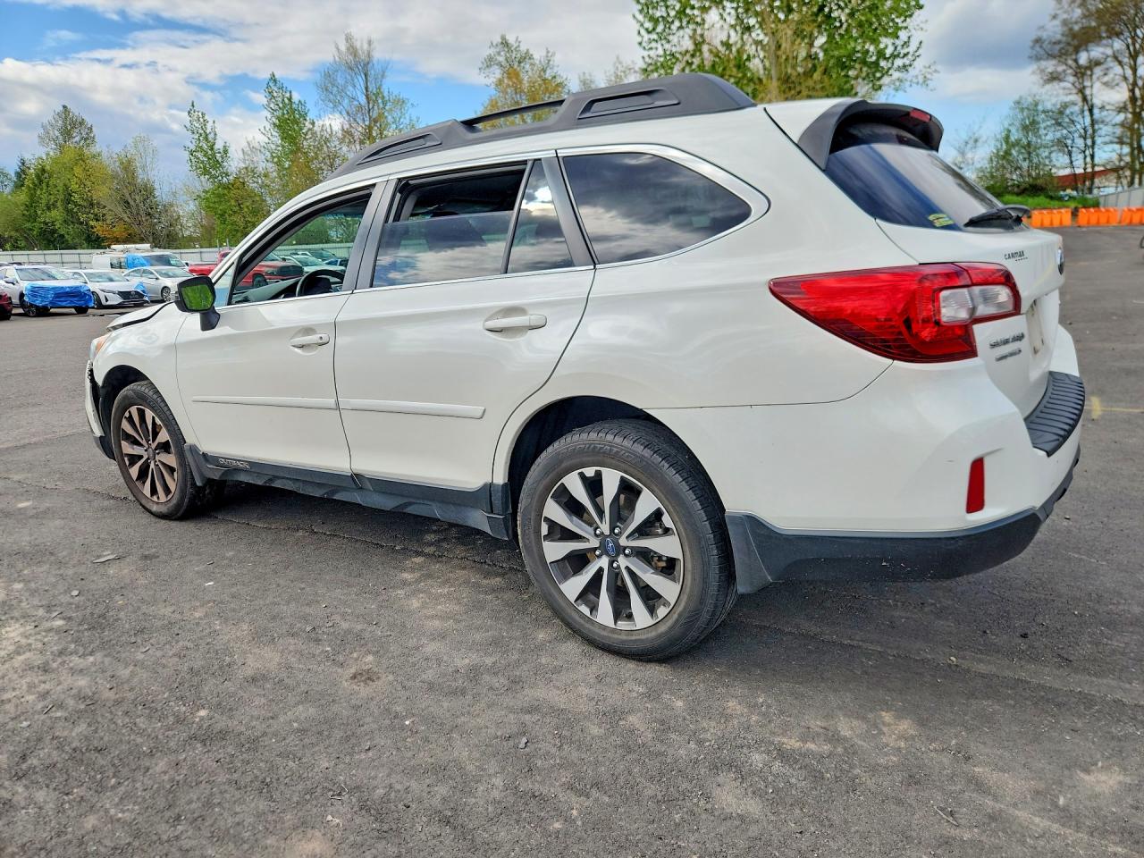 4S4BSAJC9F3348724 · 2015 SUBARU OUTBACK · 2/12