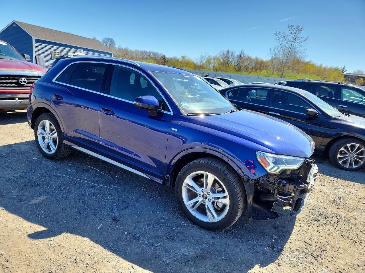 WA1DECF38R1055738 · 2024 AUDI Q3 · 4/13